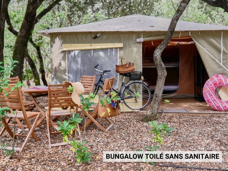 Domaine Les Chenes Blancs Hotel Saint-Saturnin-d'Apt Ngoại thất bức ảnh