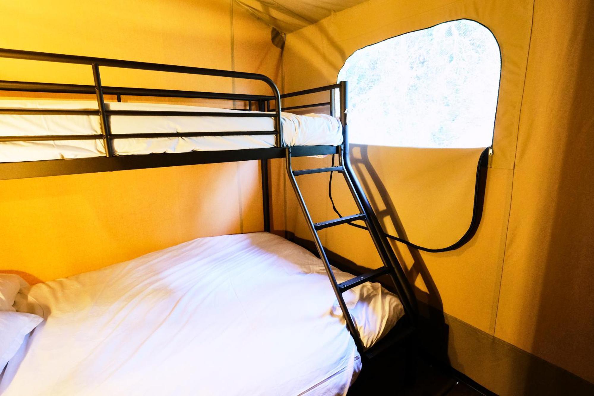 Domaine Les Chenes Blancs Hotel Saint-Saturnin-d'Apt Ngoại thất bức ảnh