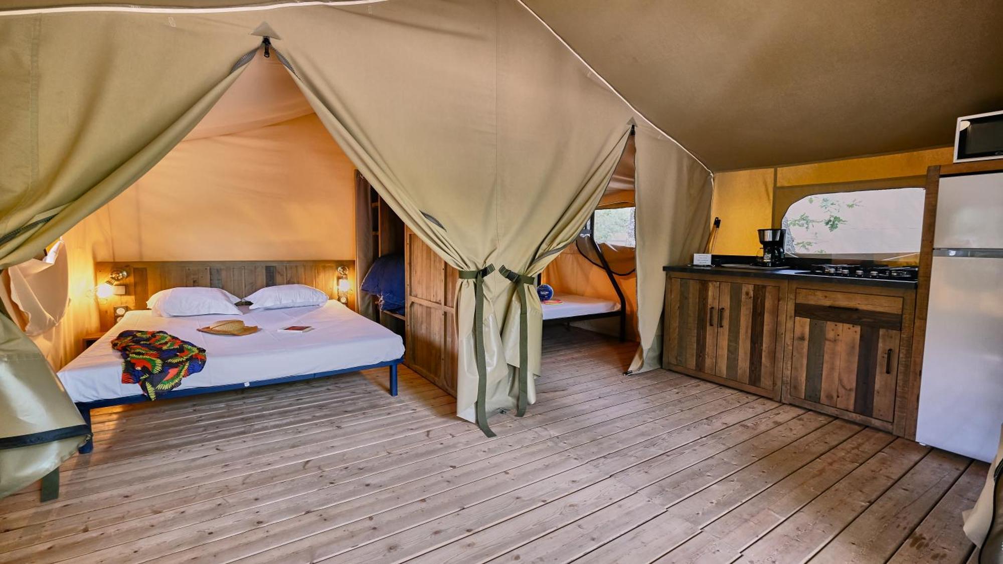 Domaine Les Chenes Blancs Hotel Saint-Saturnin-d'Apt Ngoại thất bức ảnh