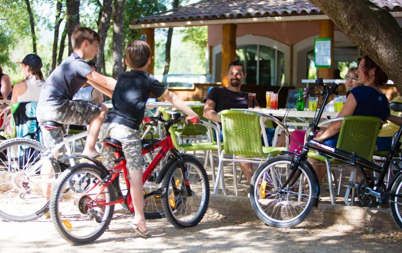 Domaine Les Chenes Blancs Hotel Saint-Saturnin-d'Apt Ngoại thất bức ảnh